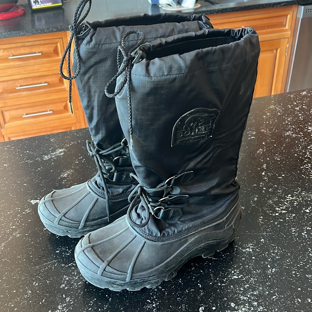 Sorel boots, sz 9 men's